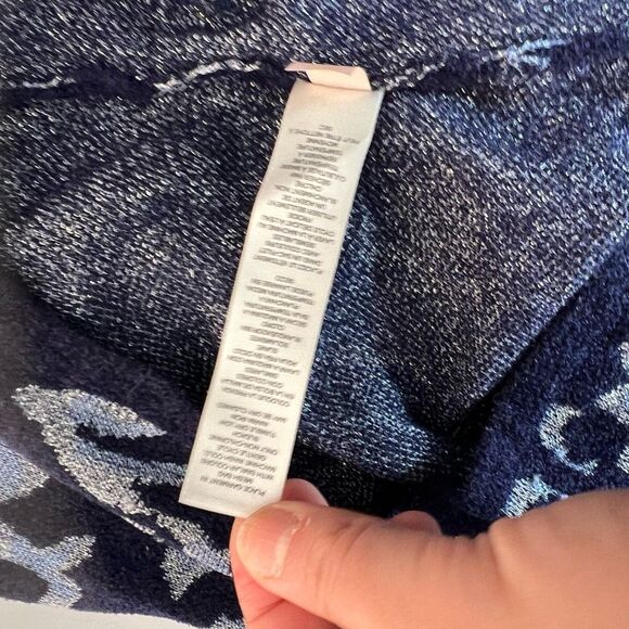 Chico's Blue Metallic Floral Knit Crew Neck Sweater Top Size 2 or Large - Picture 9 of 11